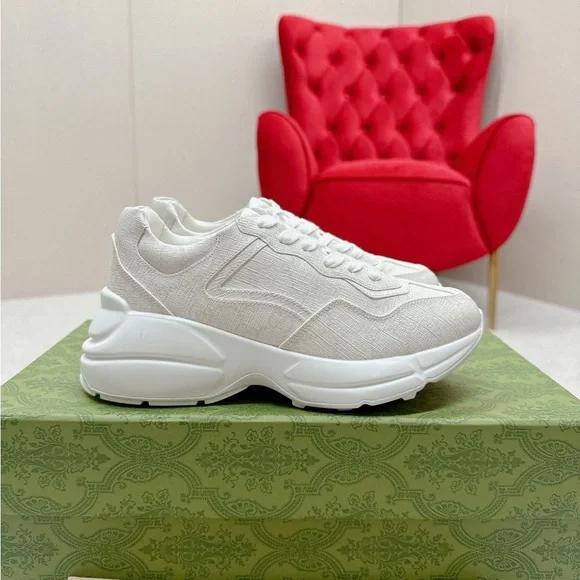 Gucci White Women's Sneakers - Picture 2 of 8